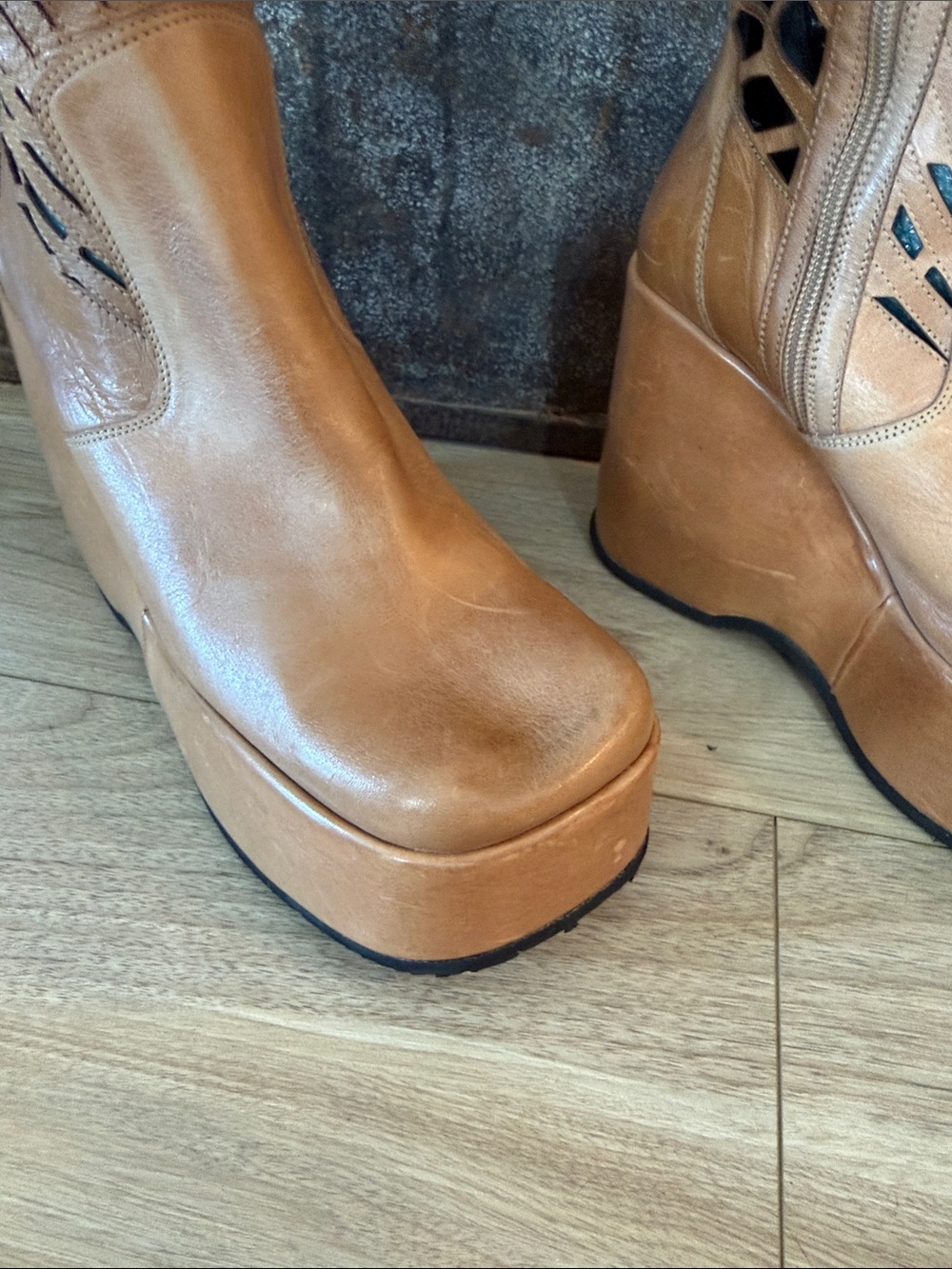 Vtg Candies laser cut platform leather boots - Picture 4 of 12